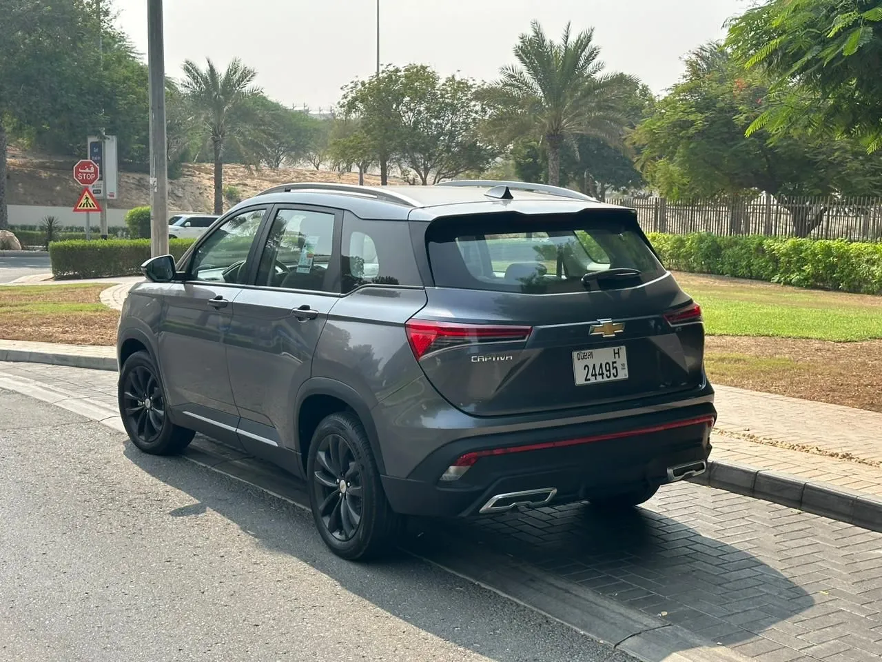 Chevrolet Captiva - Black - 3