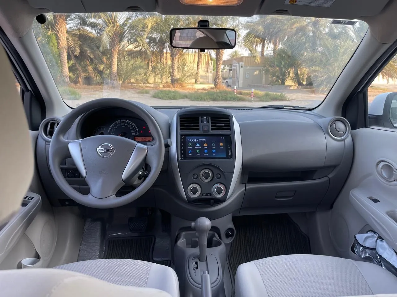 Nissan Sunny - White - 5