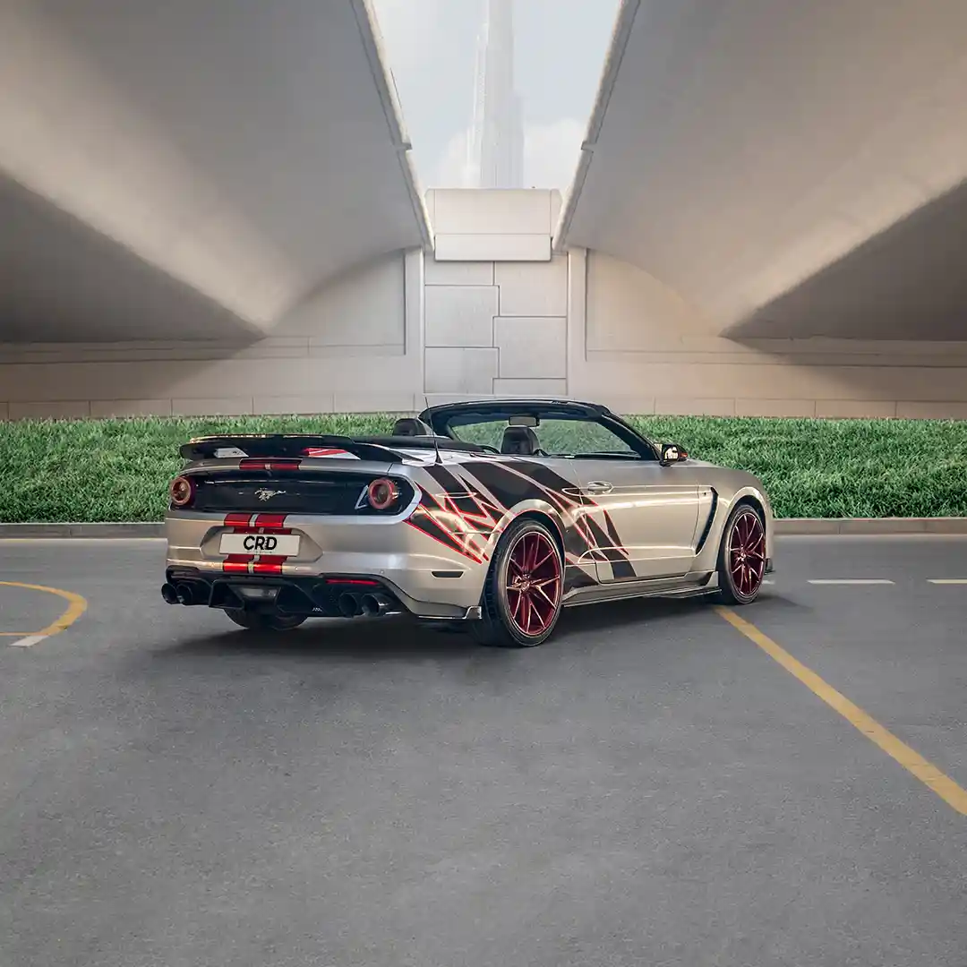 Ford Mustang – Gümüş + Kırmızı - Görsel 2