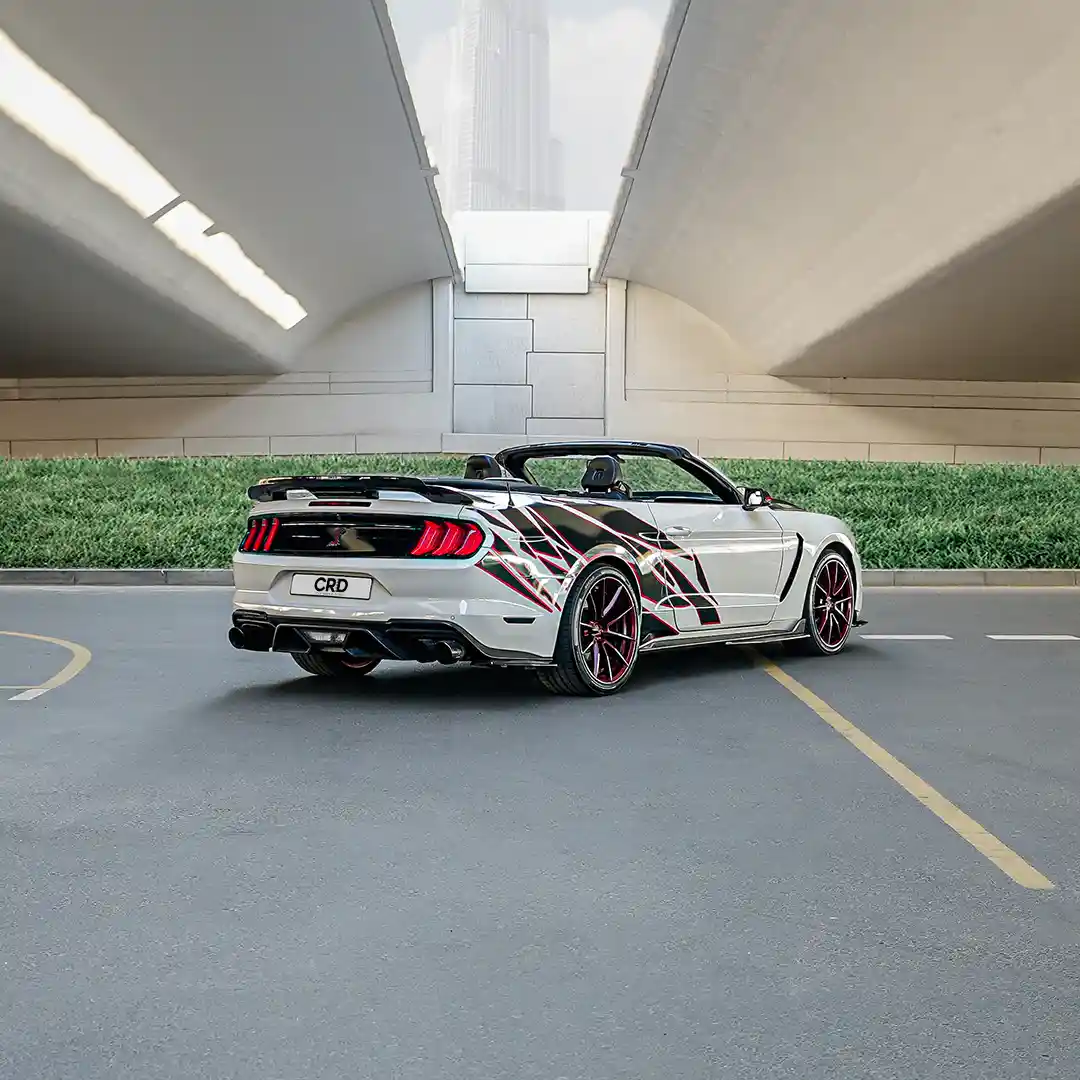 Ford Mustang – Beyaz + Siyah - Görsel 1