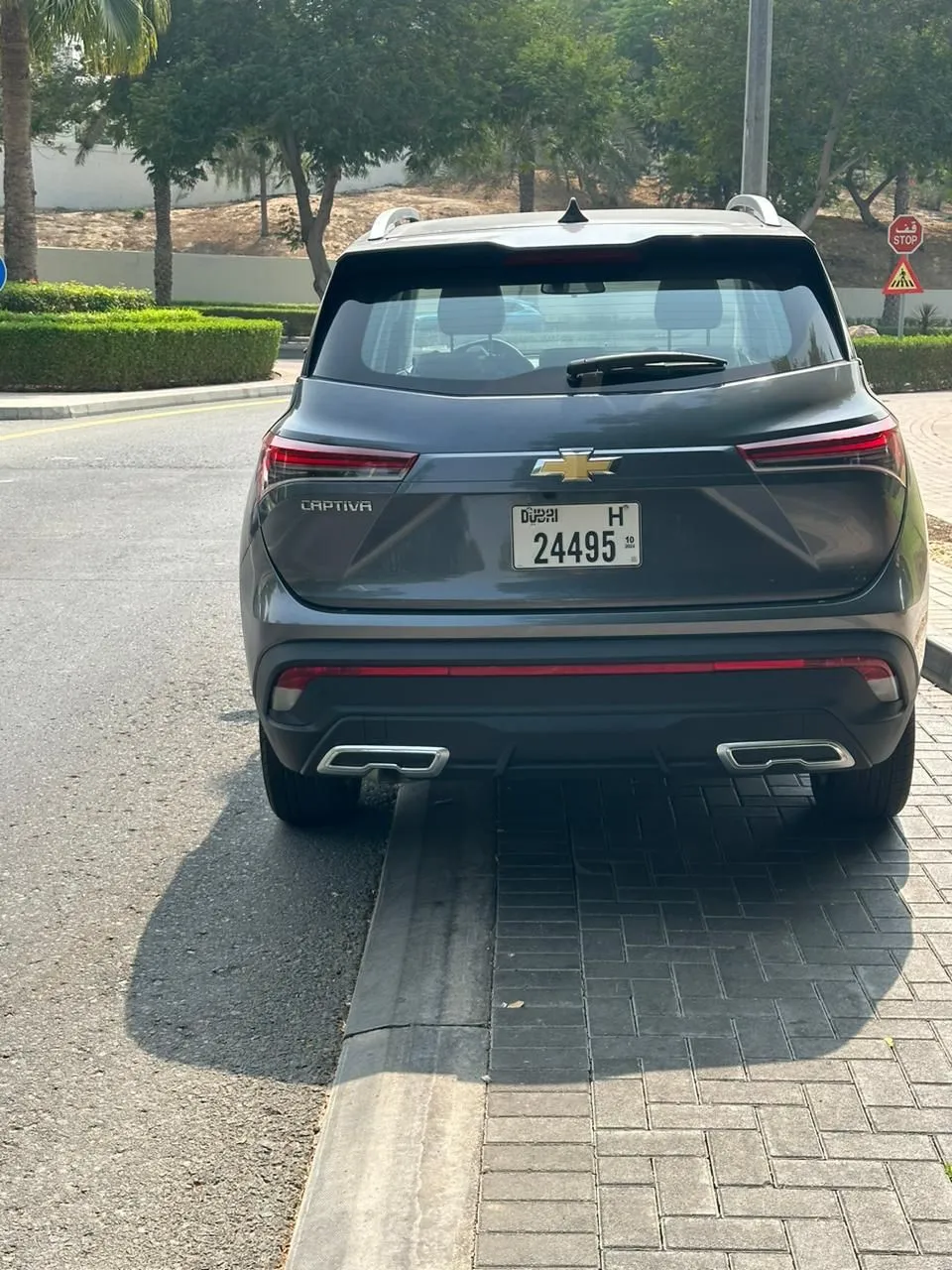 Chevrolet Captiva - Black - 4