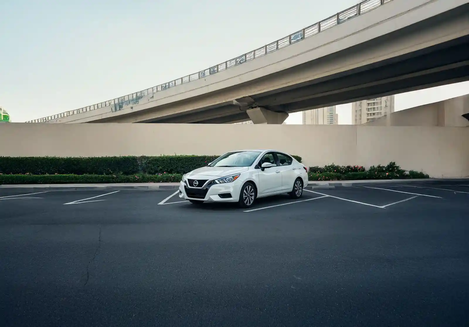 Nissan Sunny - White