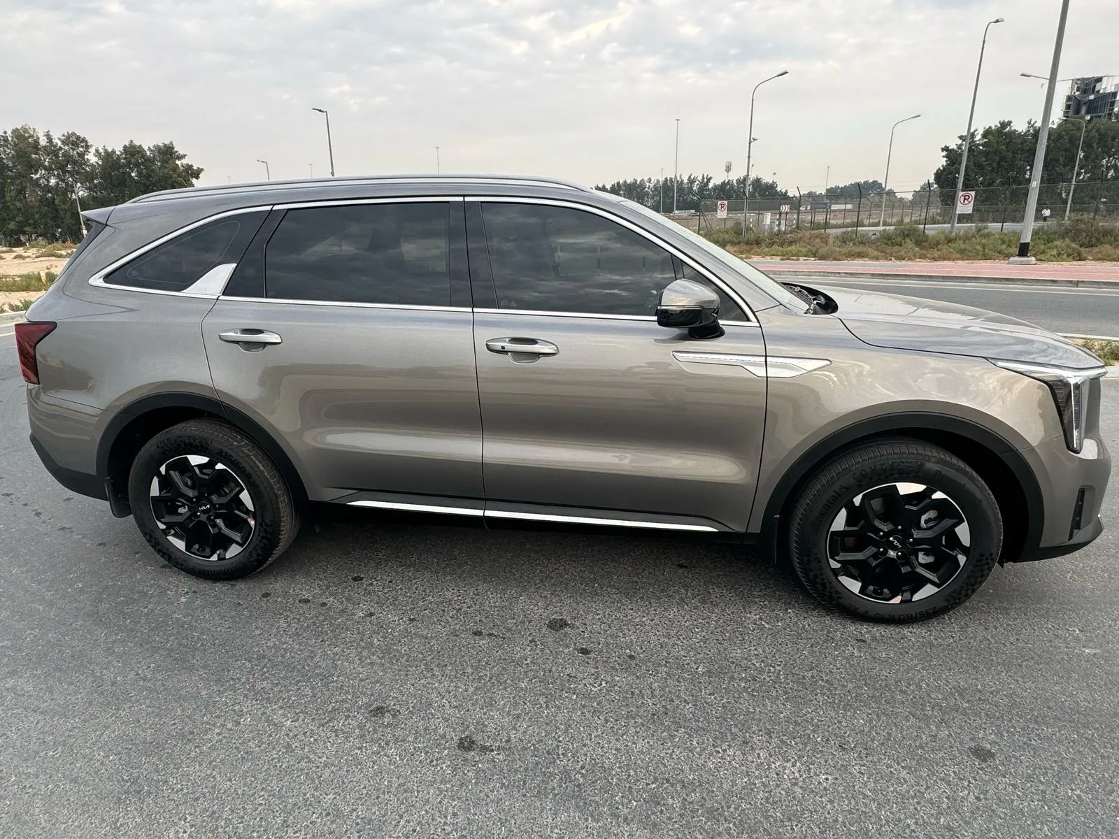 Kia Sorento - Gri - 3