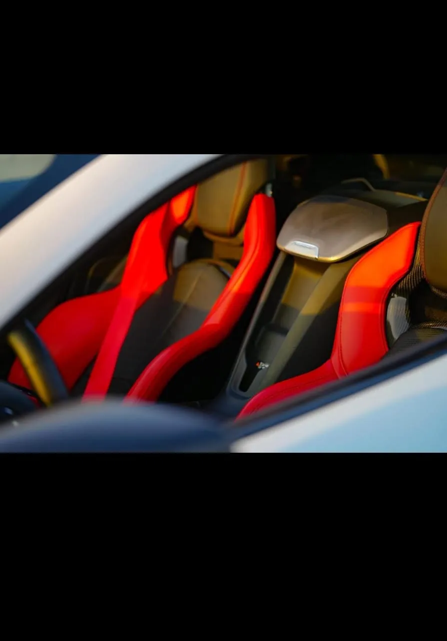 Chevrolet Corvette C8 - White - 3