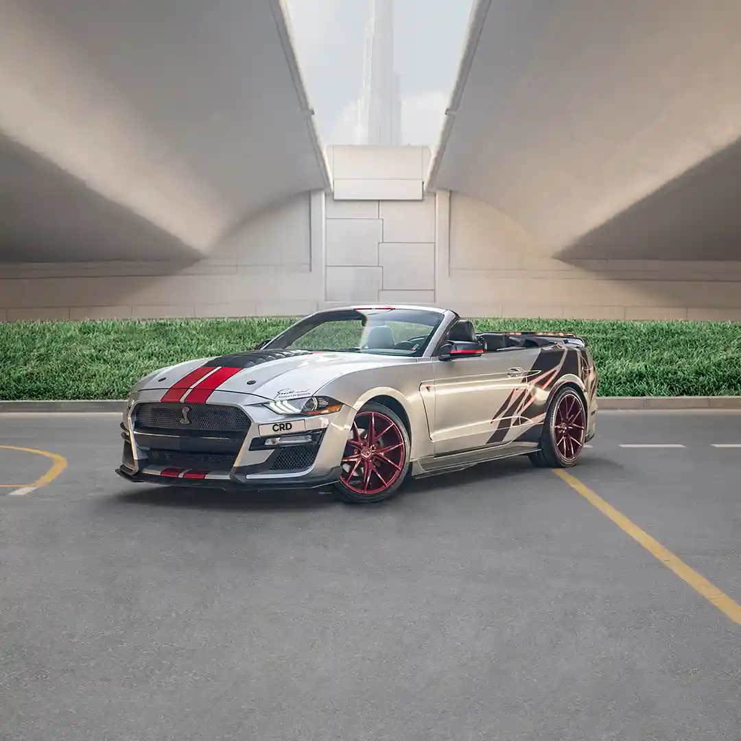 Ford Mustang – Gümüş + Kırmızı - Görsel 1