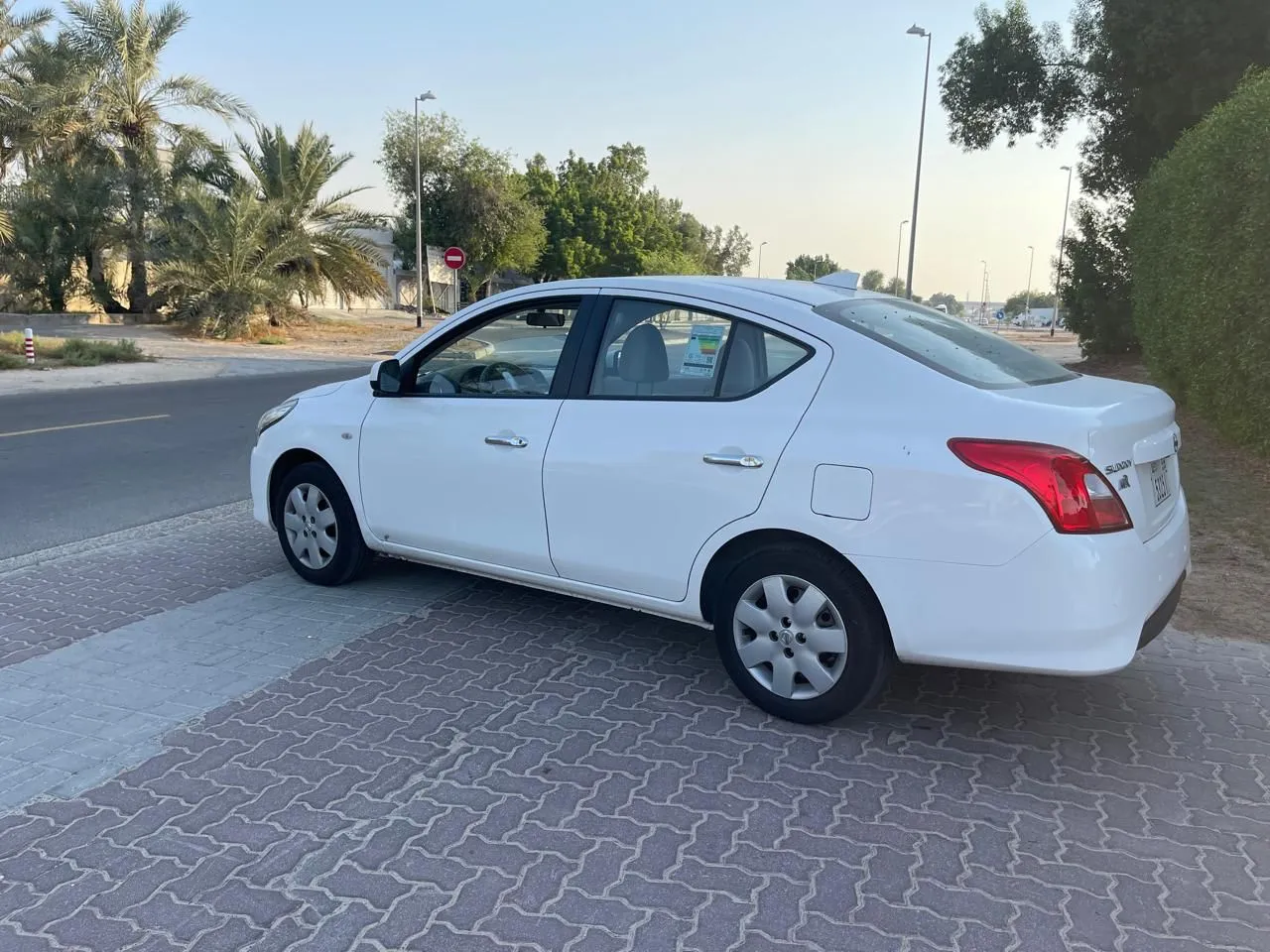 Nissan Sunny - White - 4