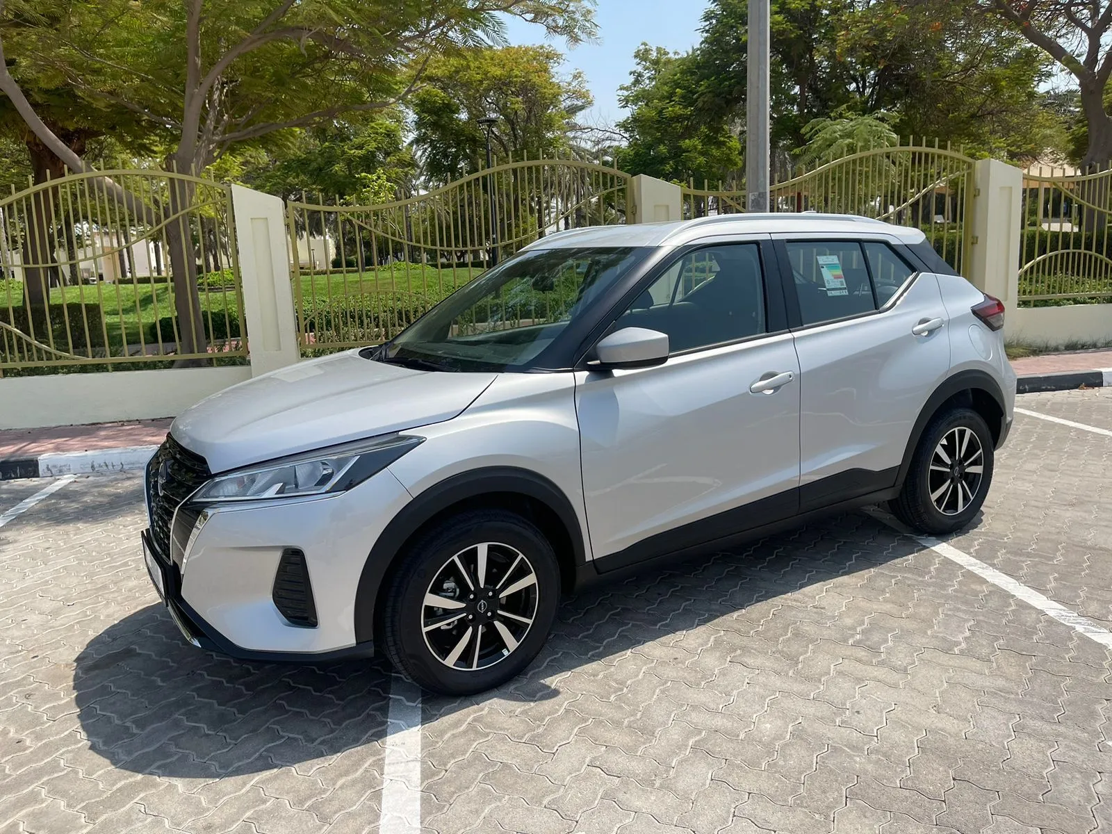 Nissan Kicks - Gray - 5