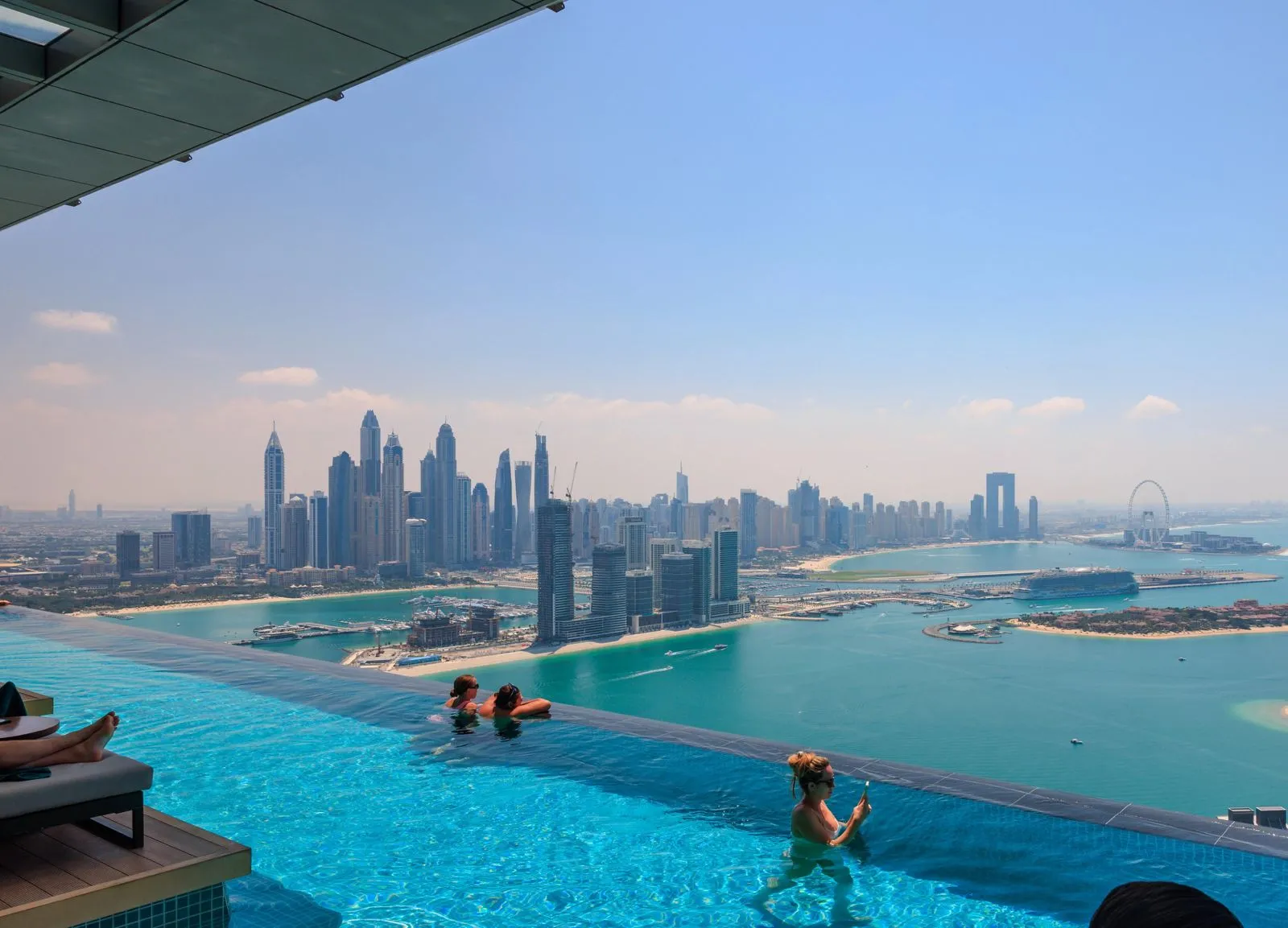 AURA Skypool