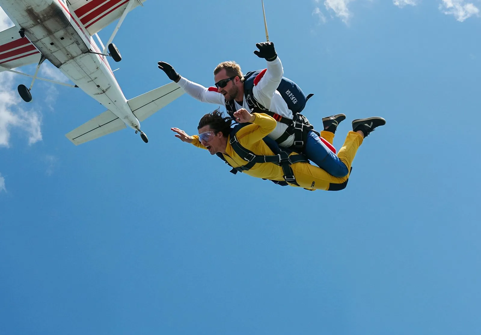 Skydive Dubai: Experience Tandem Skydiving at The Palm Drop Zone